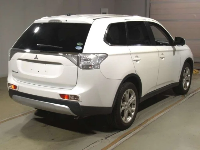 Mitsubishi OUTLANDER — фото 2