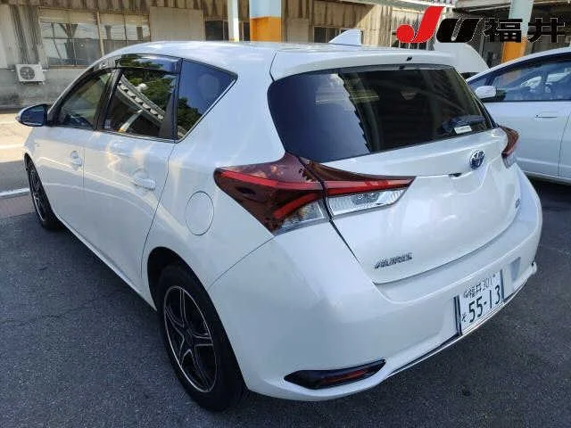 Toyota AURIS — фото 2