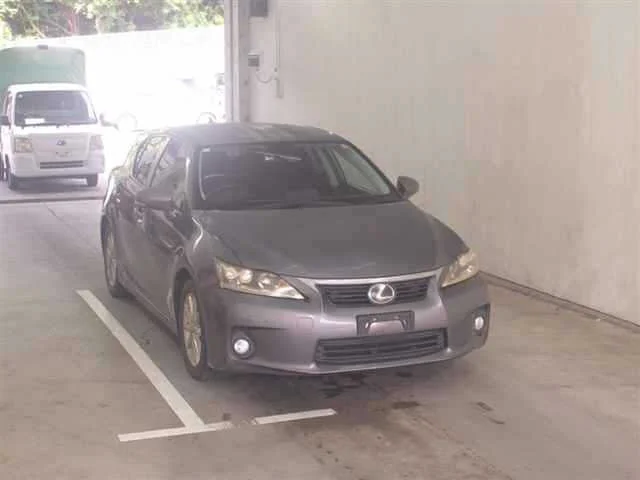 Lexus CT — фото 1