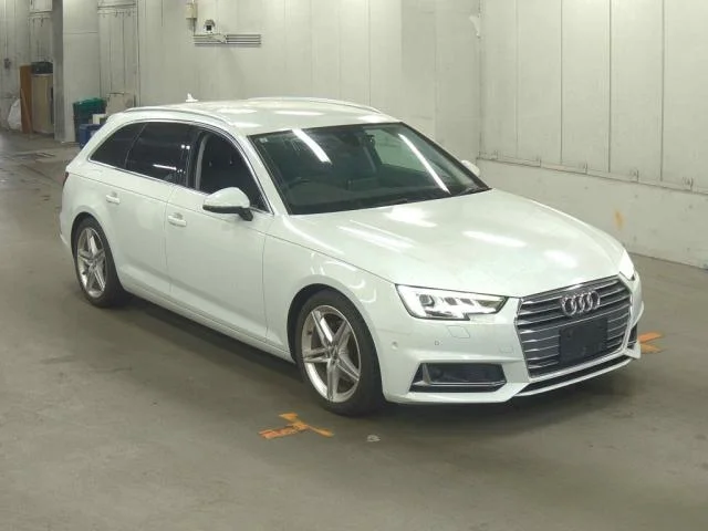 Audi A4 — фото 1
