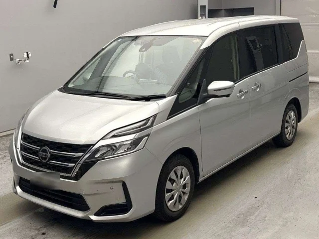 Nissan SERENA — фото 1