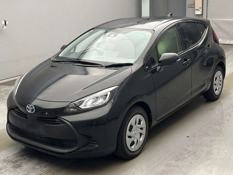 Toyota AQUA — фото 1