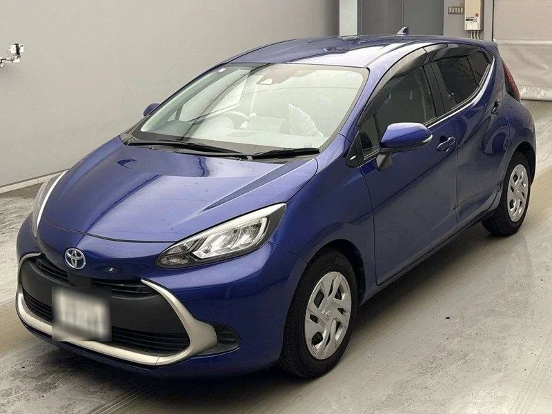Toyota AQUA — фото 1