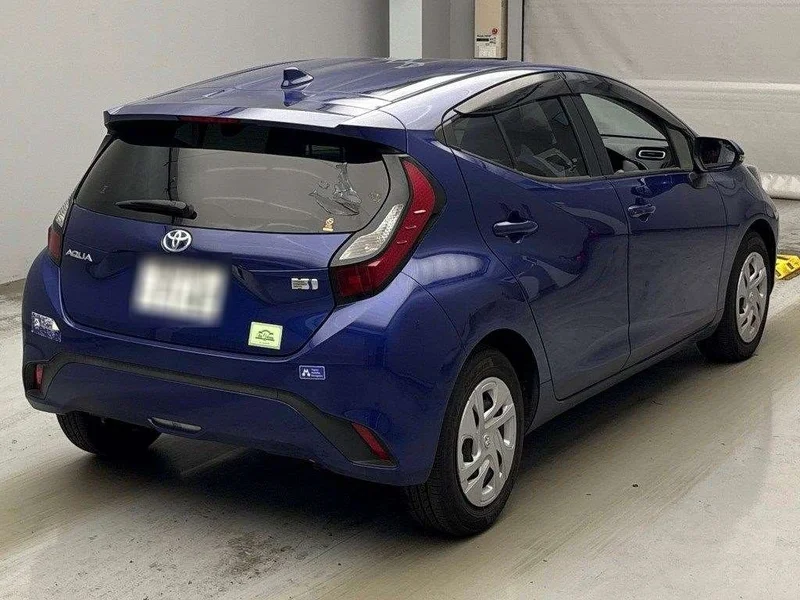 Toyota AQUA — фото 2