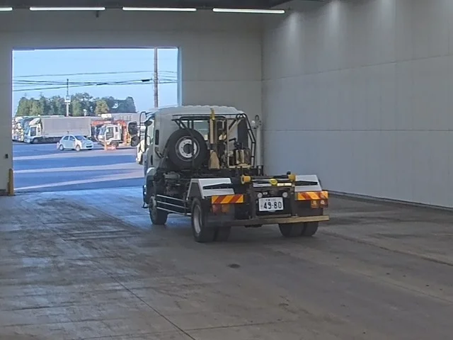 Isuzu FORWARD — фото 2