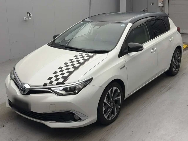 Toyota AURIS — фото 1