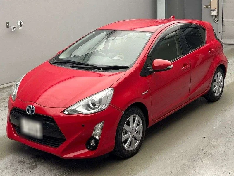 Toyota AQUA — фото 1