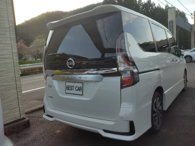 Nissan SERENA — фото 2