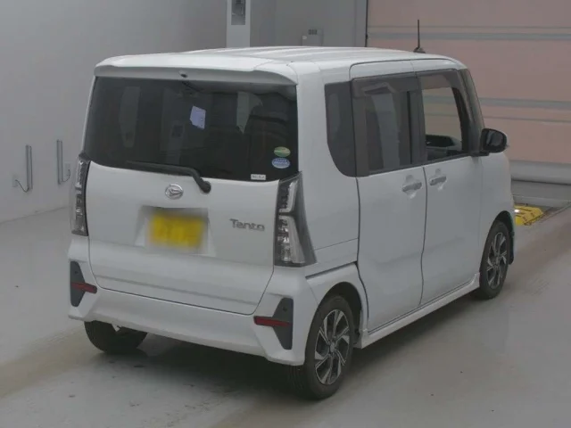 Daihatsu TANTO — фото 2