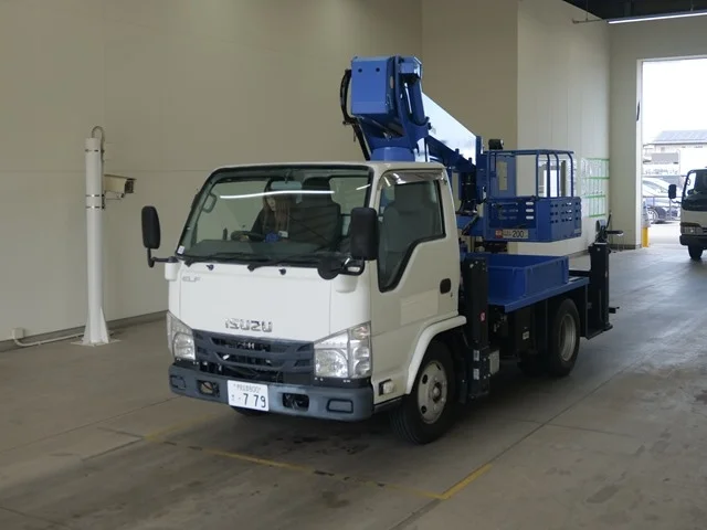 Isuzu ELF — фото 1