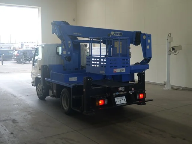 Isuzu ELF — фото 2