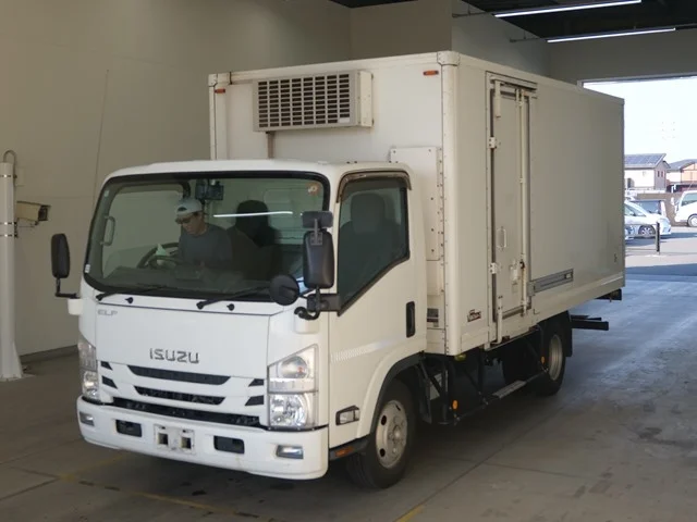 Isuzu ELF — фото 1