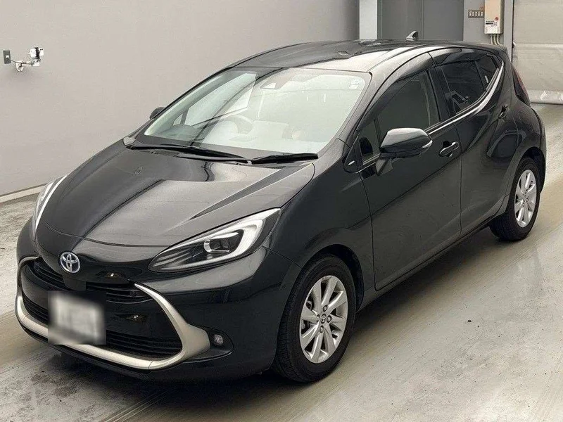 Toyota AQUA — фото 1