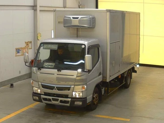 Mitsubishi CANTER — фото 1