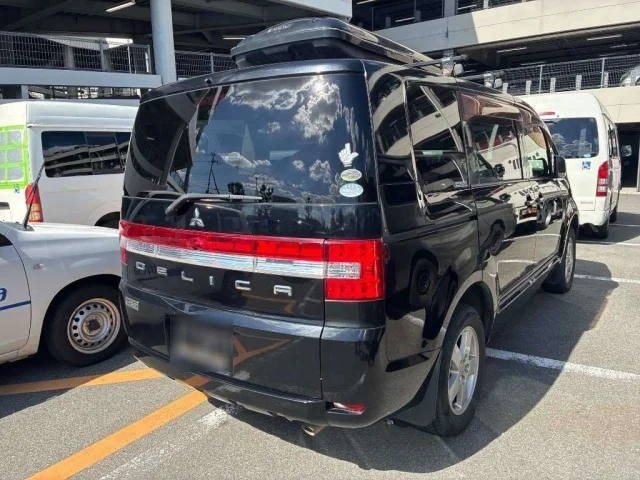 Mitsubishi DELICA D5 — фото 2