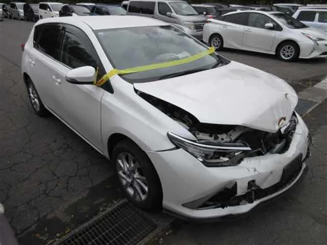Toyota AURIS — фото 1