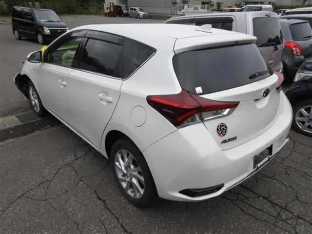 Toyota AURIS — фото 2