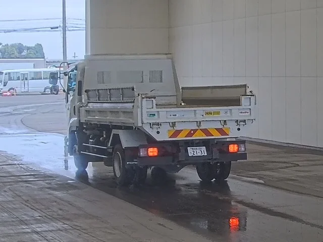Isuzu FORWARD — фото 2
