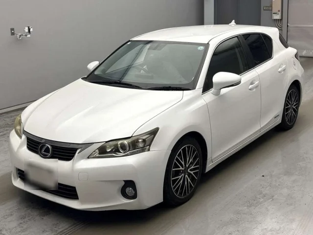 Lexus CT — фото 1