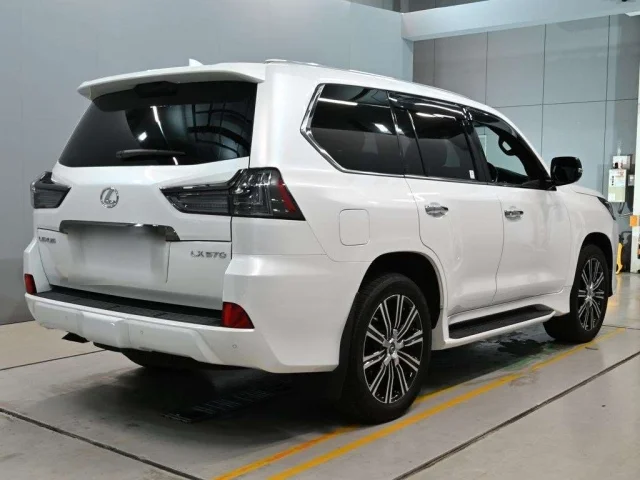 Lexus LX — фото 2