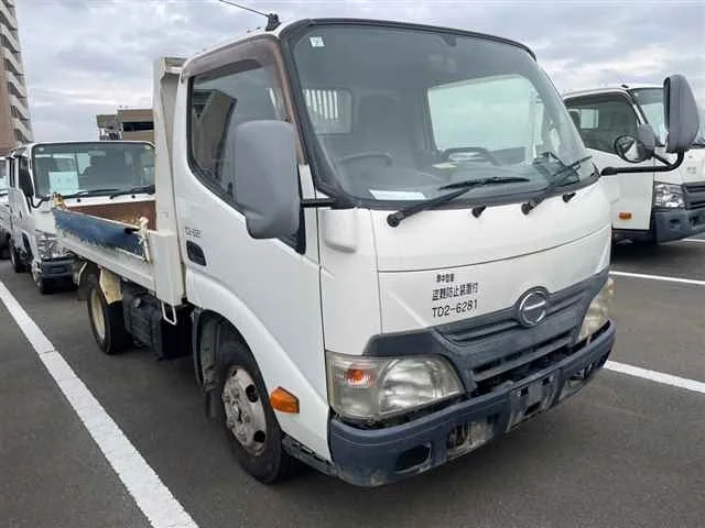 HINO DUTRO — фото 1