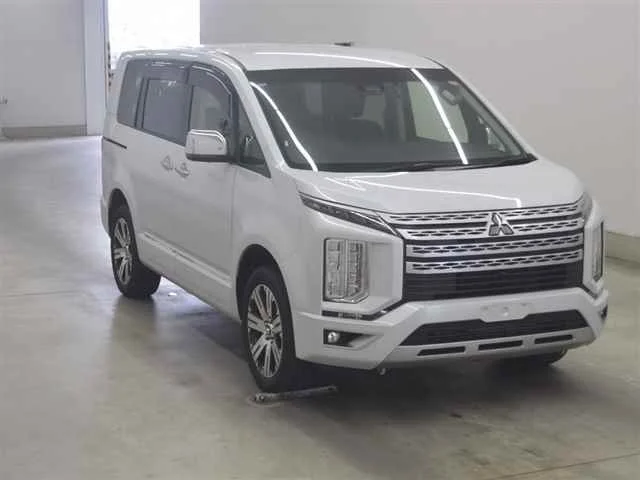 Mitsubishi DELICA — фото 1