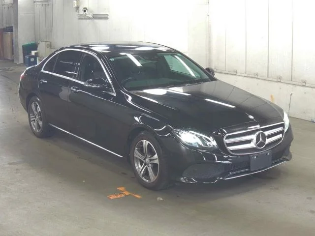 Mercedes-Benz E CLASS — фото 1