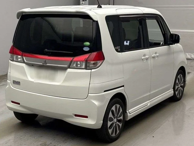 Mitsubishi DELICA D2 — фото 2