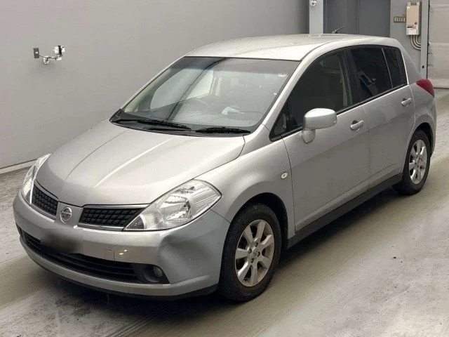 Nissan TIIDA — фото 1