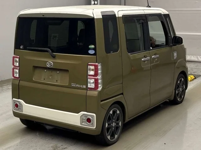 Daihatsu WAKE — фото 2