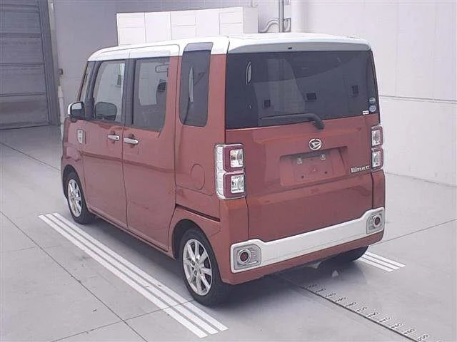Daihatsu WAKE — фото 2