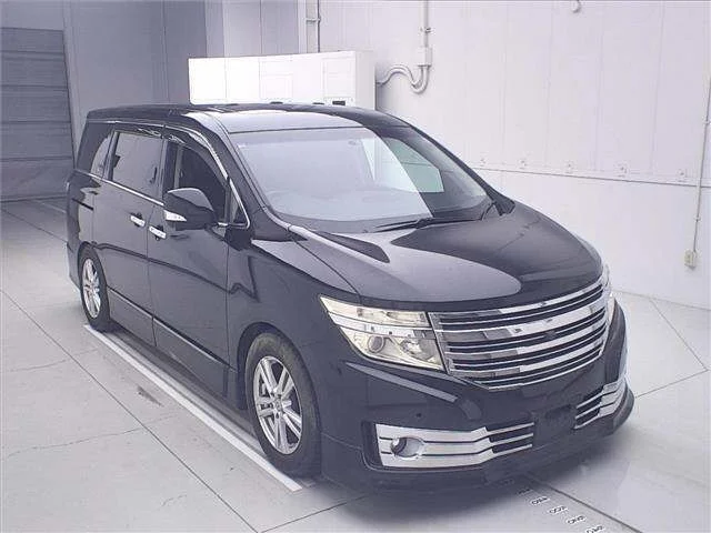 Nissan ELGRAND — фото 1