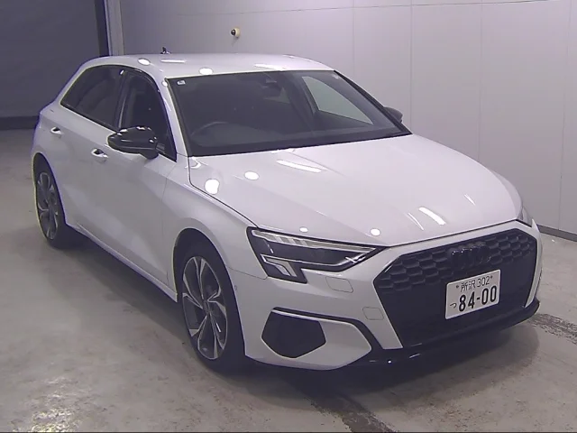 Audi A3 — фото 1