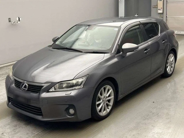 Lexus CT — фото 1