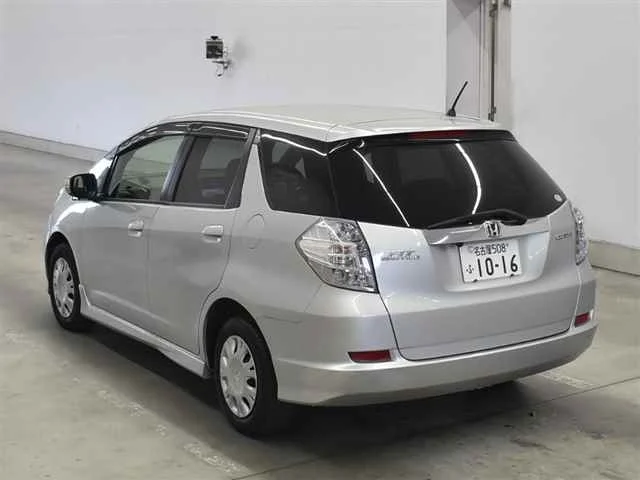 Honda FIT SHUTTLE — фото 2