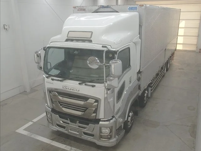 Isuzu TRUCK