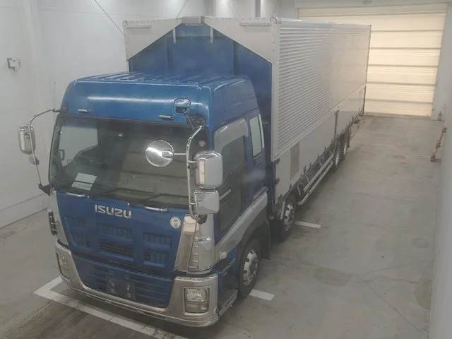 Isuzu TRUCK