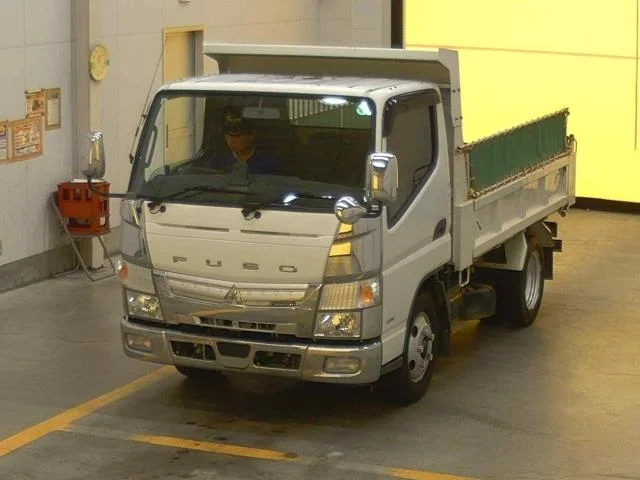 Mitsubishi CANTER — фото 1