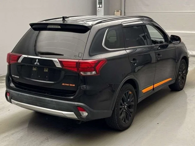 Mitsubishi OUTLANDER — фото 2