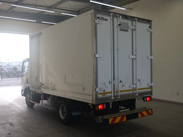Isuzu ELF — фото 2