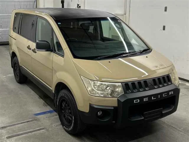 Mitsubishi DELICA D5 — фото 1