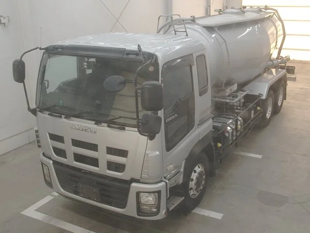 Isuzu TRUCK — фото 1
