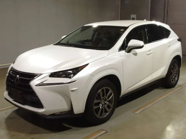 Lexus NX — фото 1
