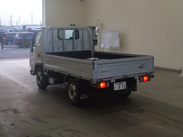 Isuzu ELF — фото 2