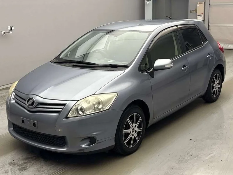 Toyota AURIS — фото 1
