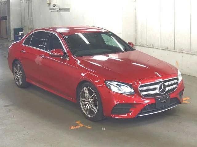 Mercedes-Benz E CLASS — фото 1