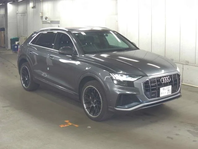 Audi Q8 — фото 1