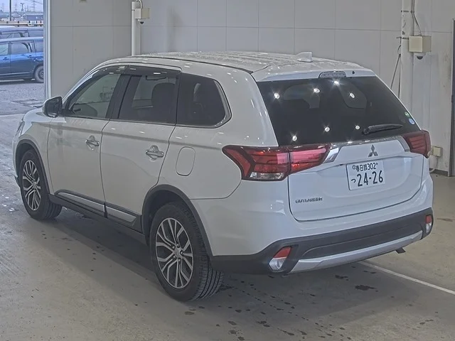 Mitsubishi OUTLANDER — фото 2