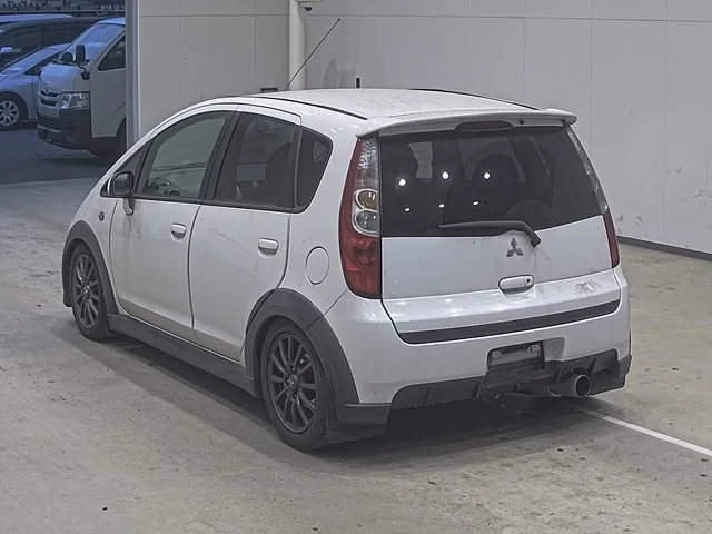 Mitsubishi COLT — фото 2