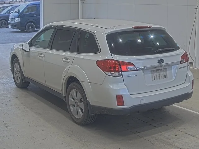 Subaru LEGACY OUTBACK — фото 2